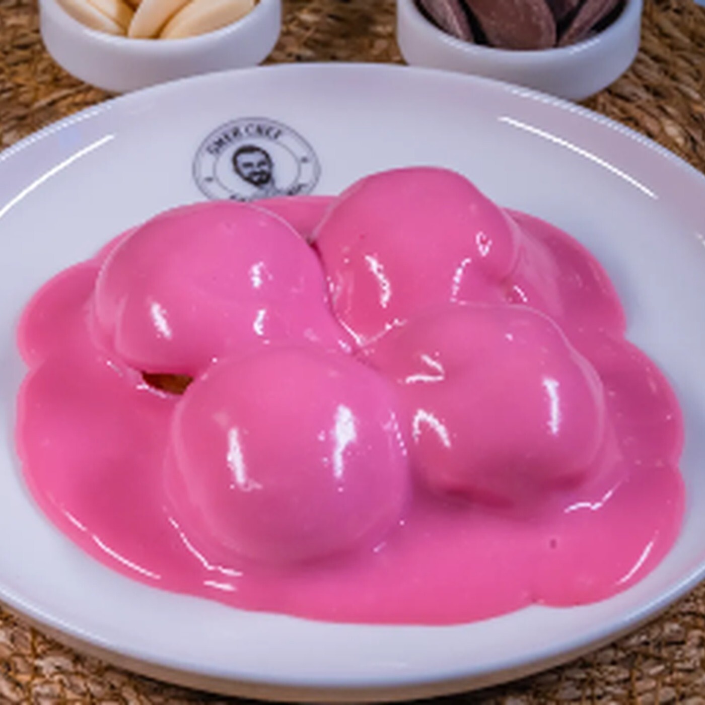 Frambuaz Çikolatalı Profiterol (400 g) (8 Adet)