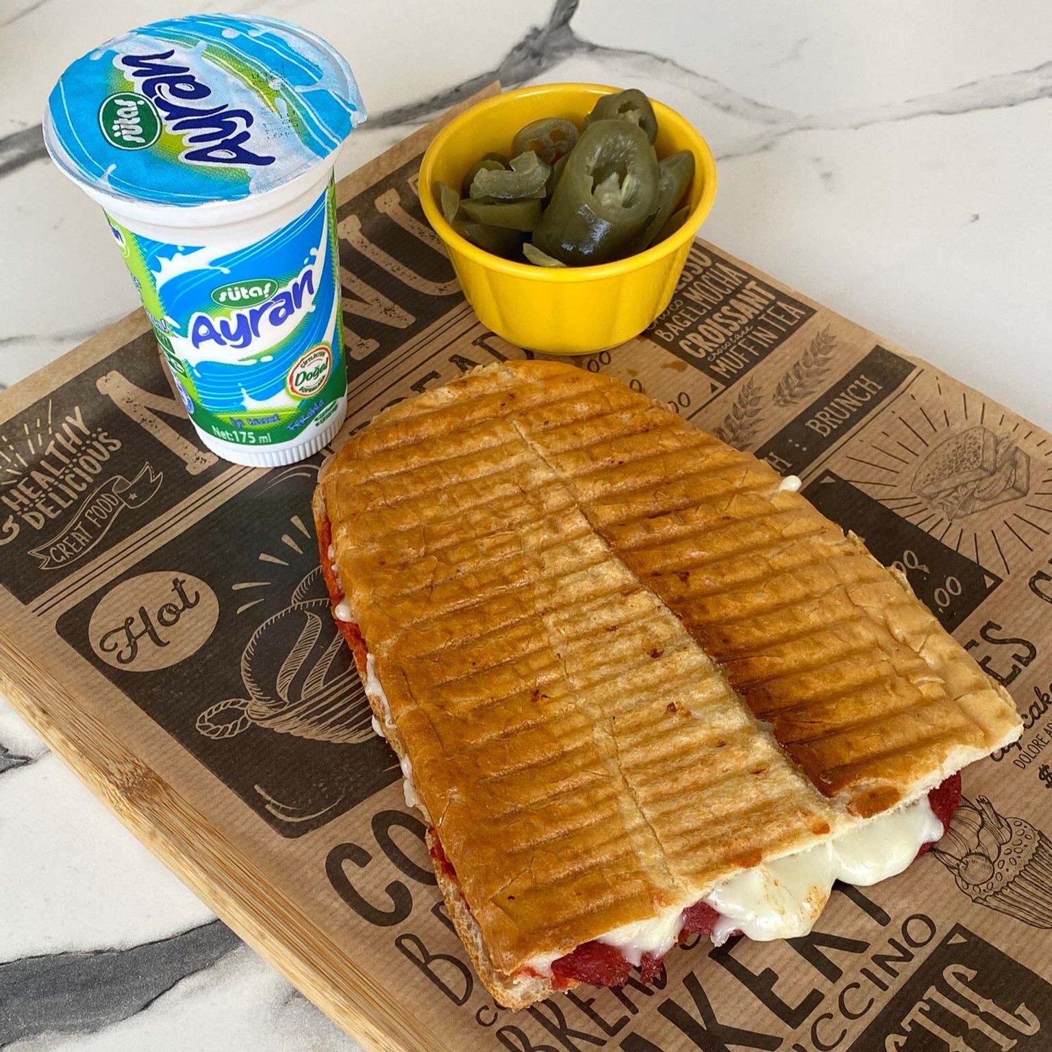 Kaşarlı Tost +1 adet Küçük Ayran