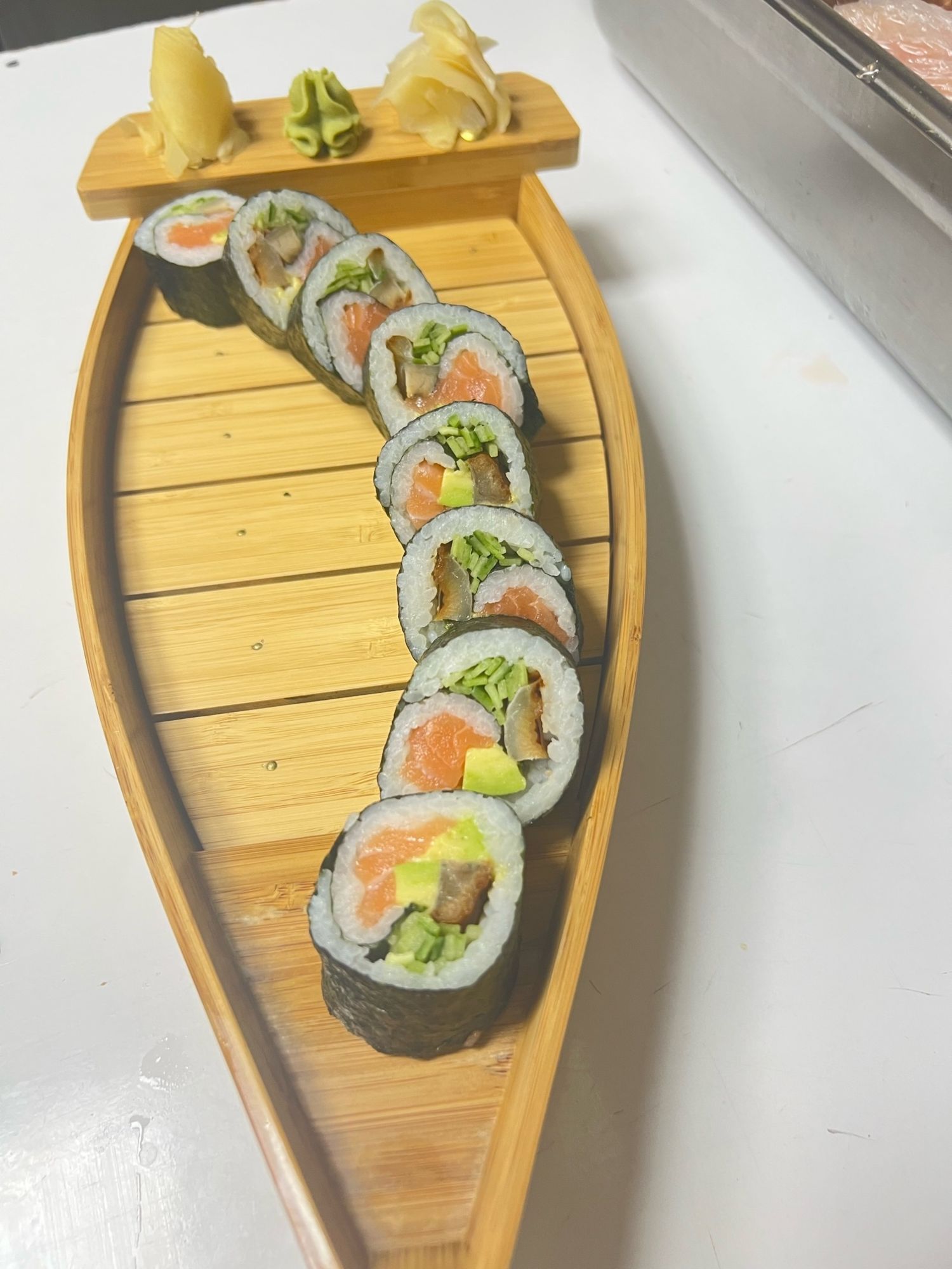 Ying Yang Roll (Futomaki) (8 Pcs.)