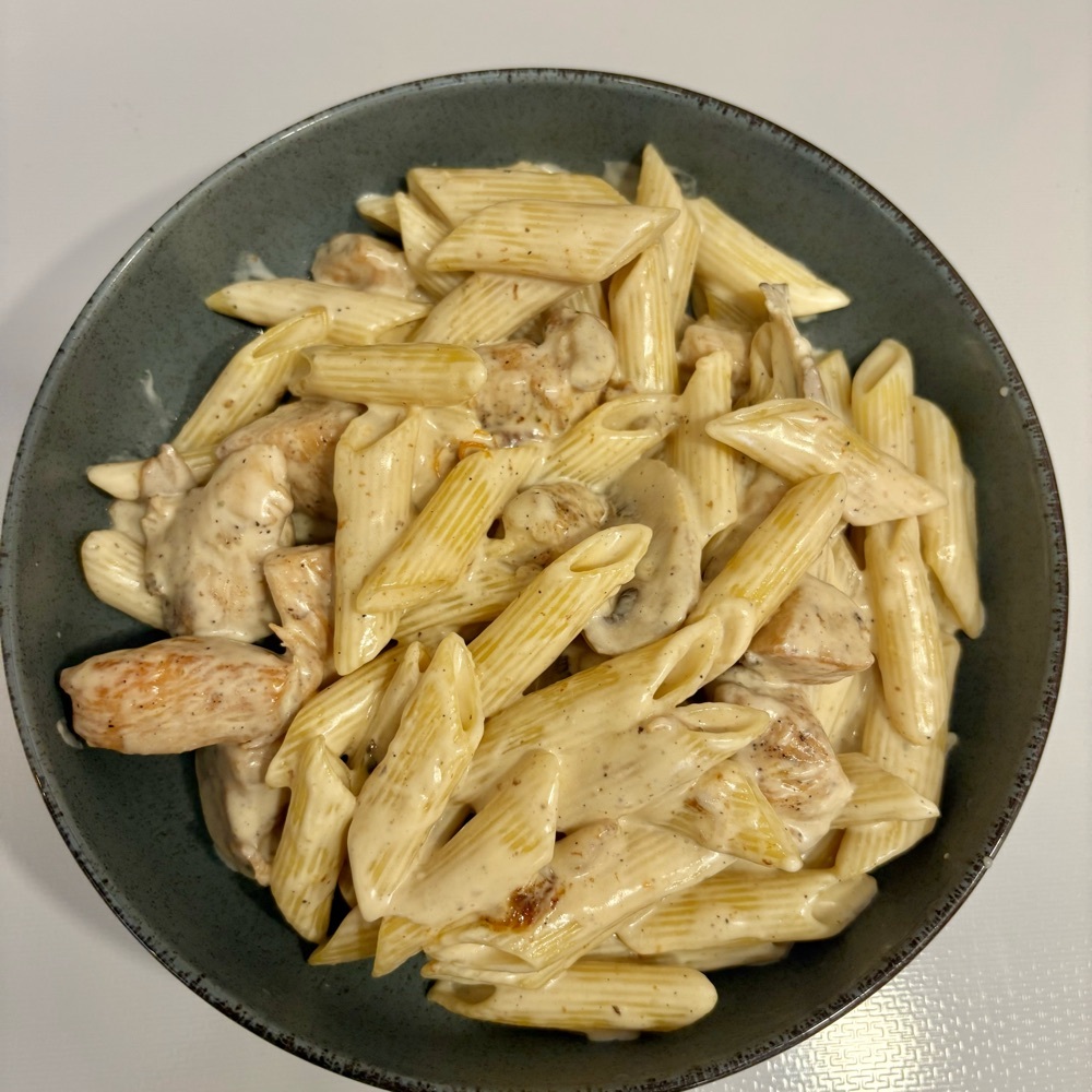 Kremalı Tavuklu Mantarlı Penne