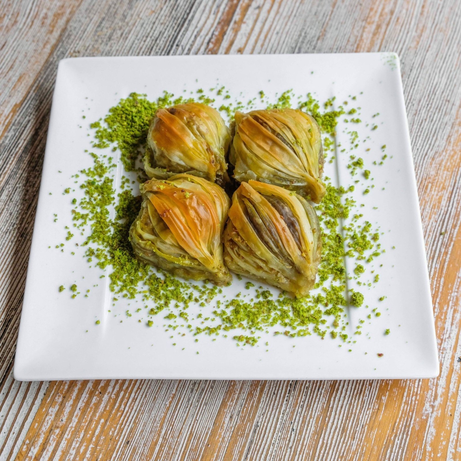 Tereyağlı Fıstıklı Midye Baklava