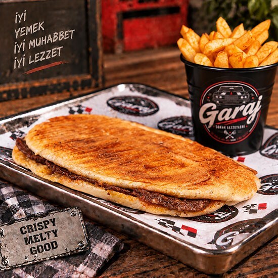 Sucuklu Tost Menü (Tost + Patates + İçecek)