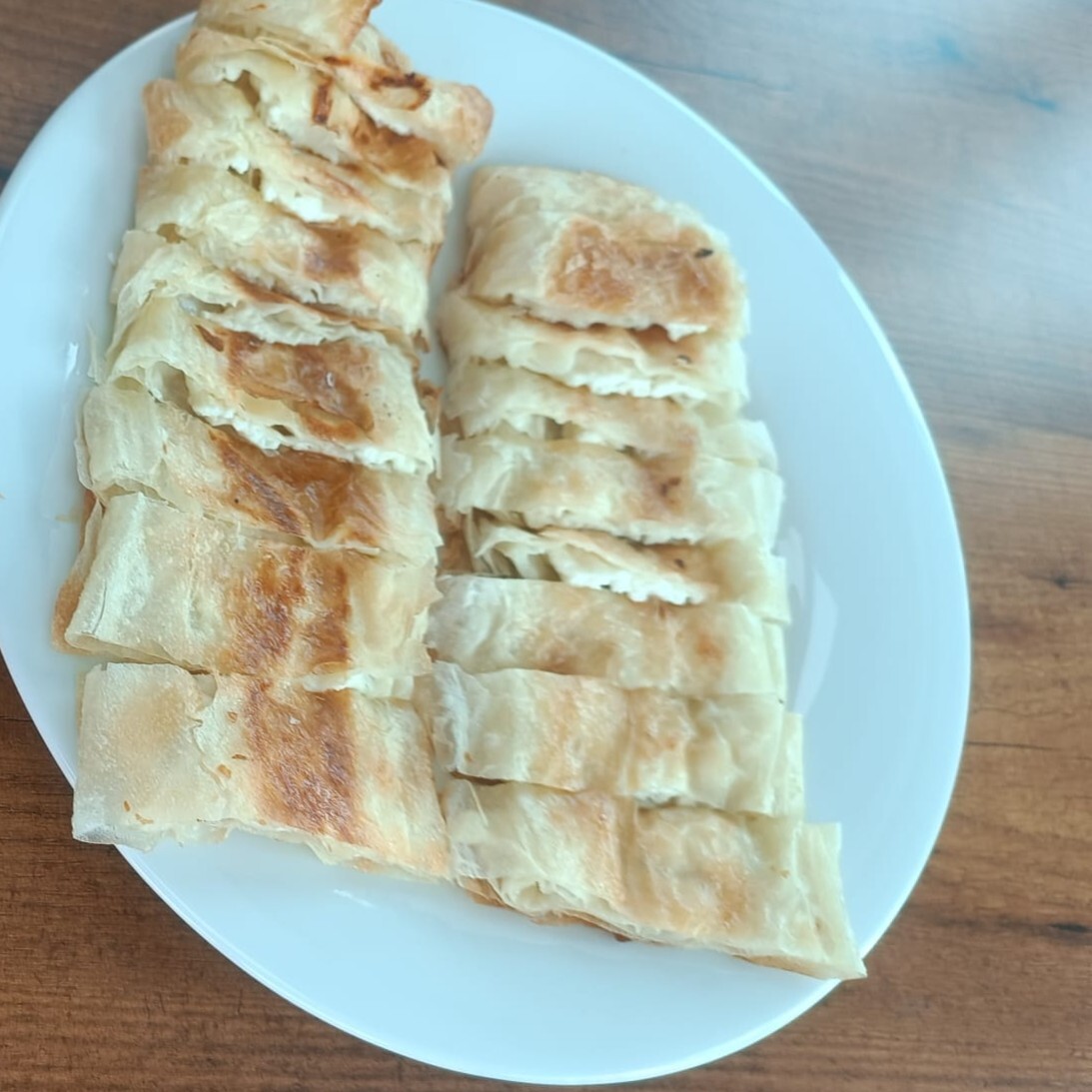 Peynirli Serpme Börek (1 Porsiyon)