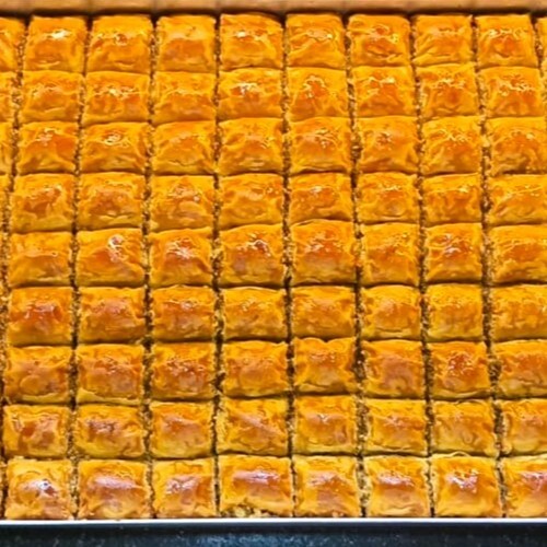 Cevizli Antep Özel Baklava (1 kg)-(Tahmini 34-36 Dilim)