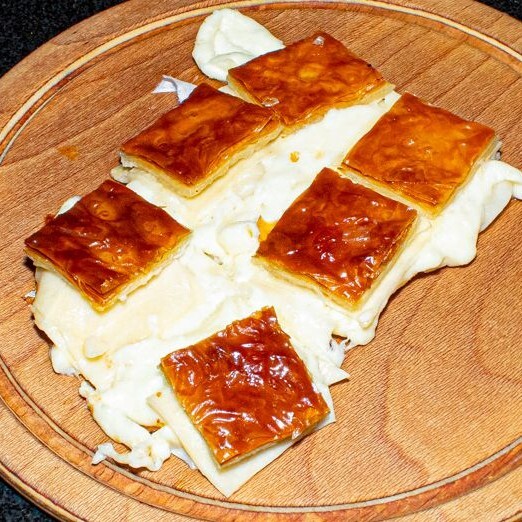 Kaşarlı Su Böreği