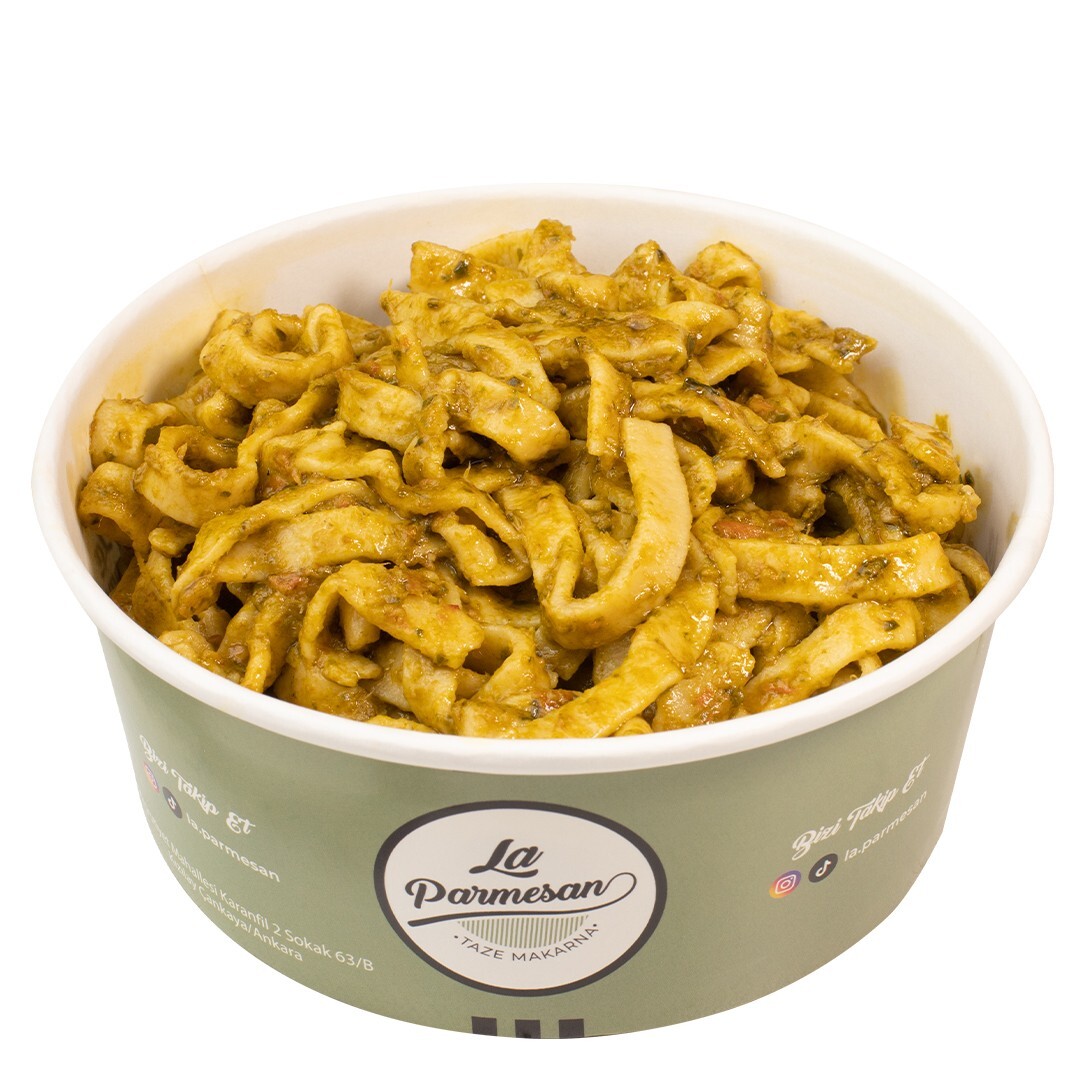 Pesto Rosso (Parmesan Tekerinde)