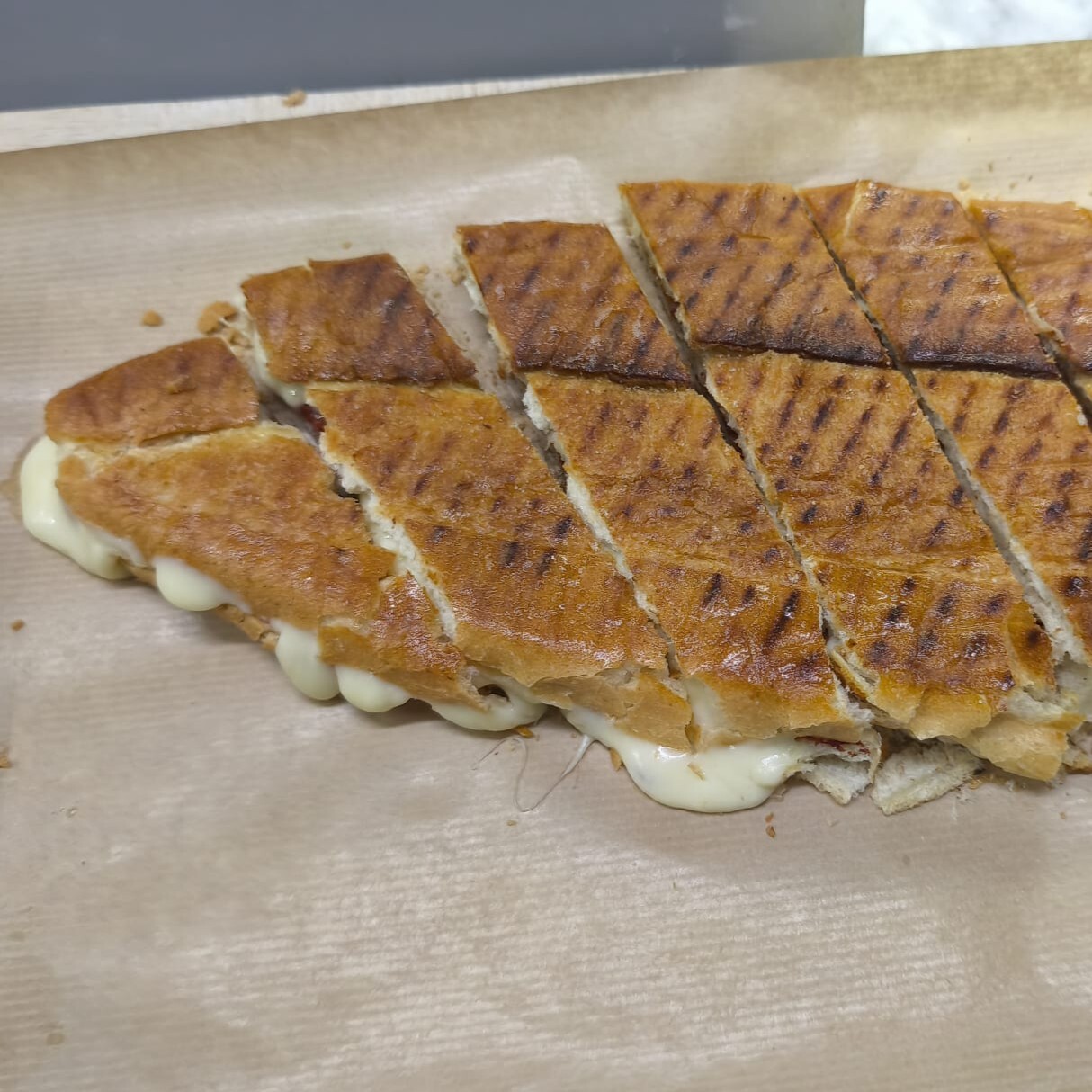 Tam Beyaz Peynirli Tost