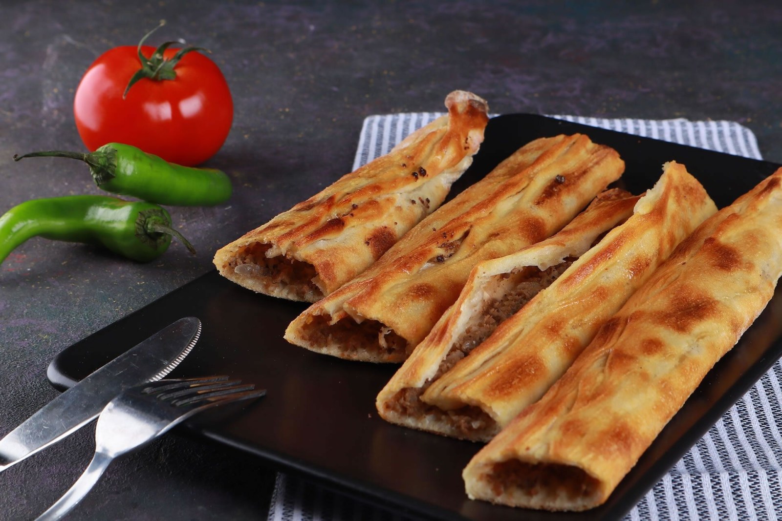Et Dönerli Pide (Kapalı)