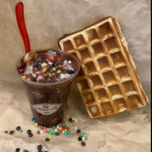 Muzlu & Çilekli Bardak Waffle