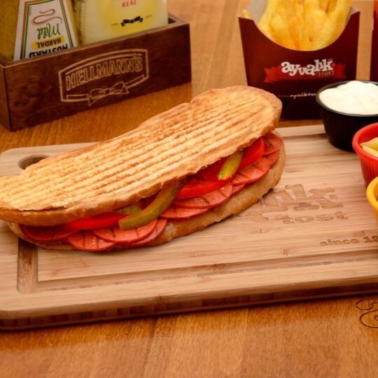Ayvalık Sucuk Ekmek