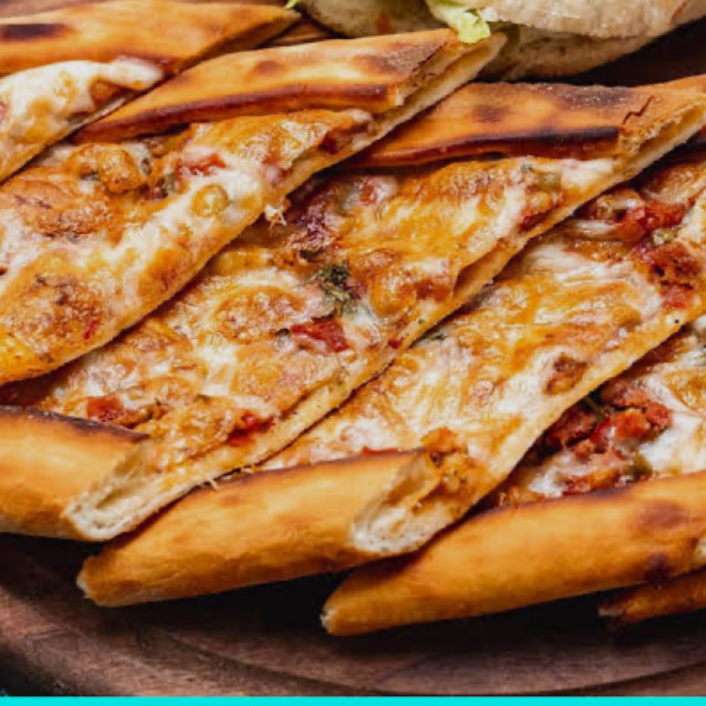Kıymalı Kaşarlı Pide