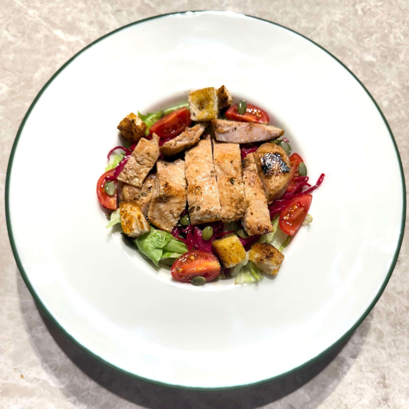 Tavuklu Salata