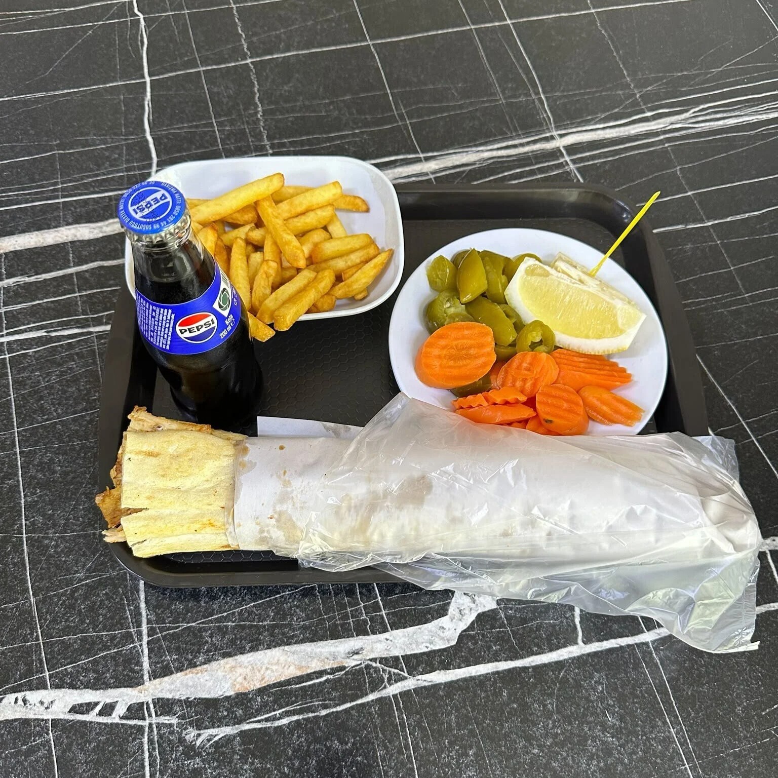 Pide Ekmekte Tavuk Dürüm Menü