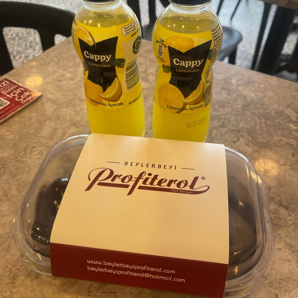 500 Gr Profiterol +Cappy Limonata 330 ml 2 Adet Menüsü