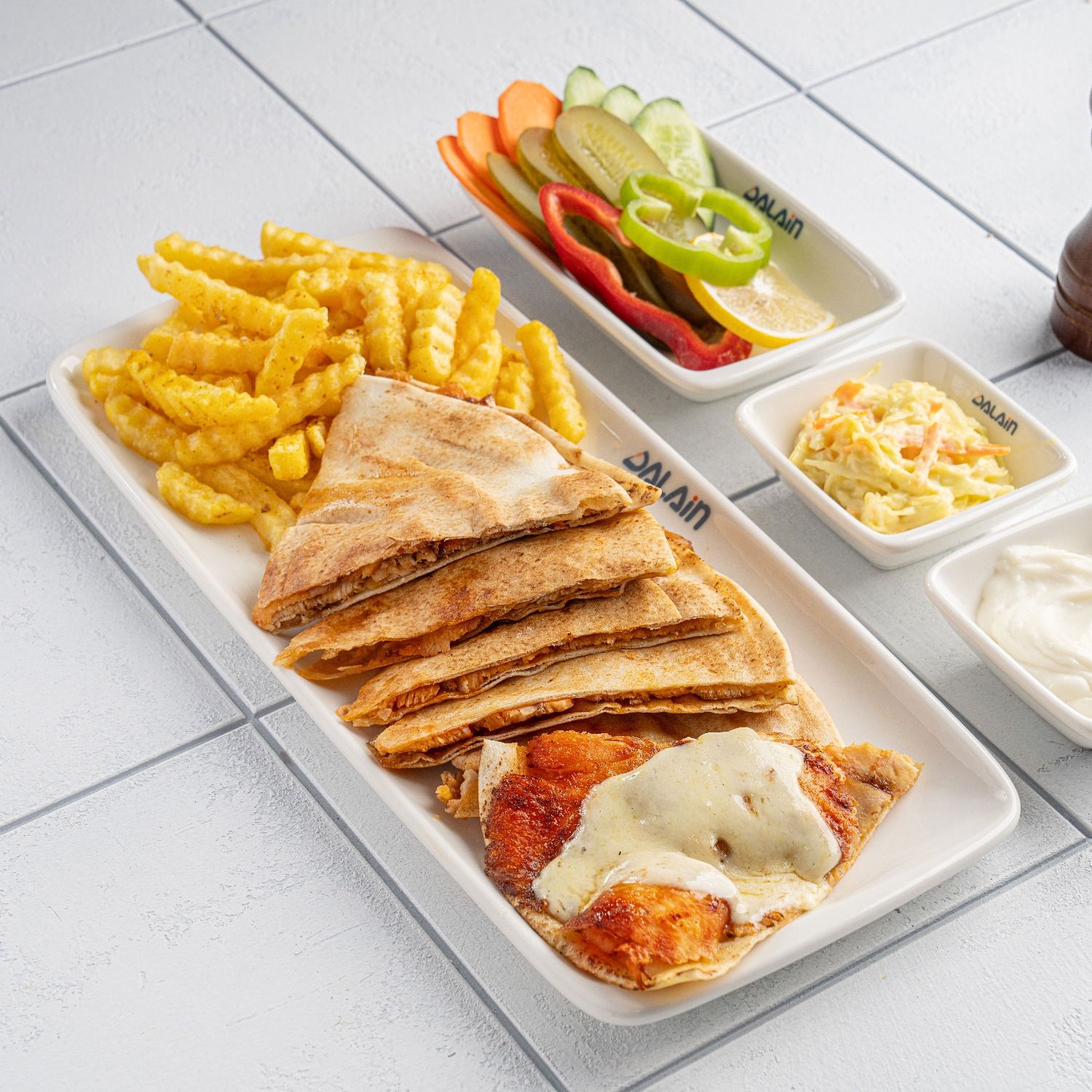 Acı Soslu Kaşarlı Tavuk Döner