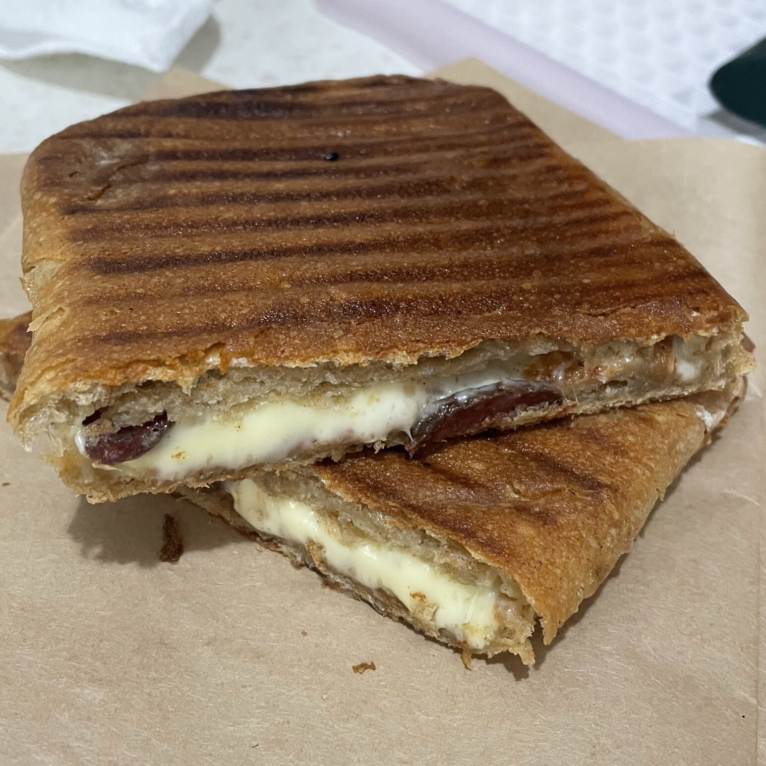 Yarım Ekmek Kavurmalı Tost