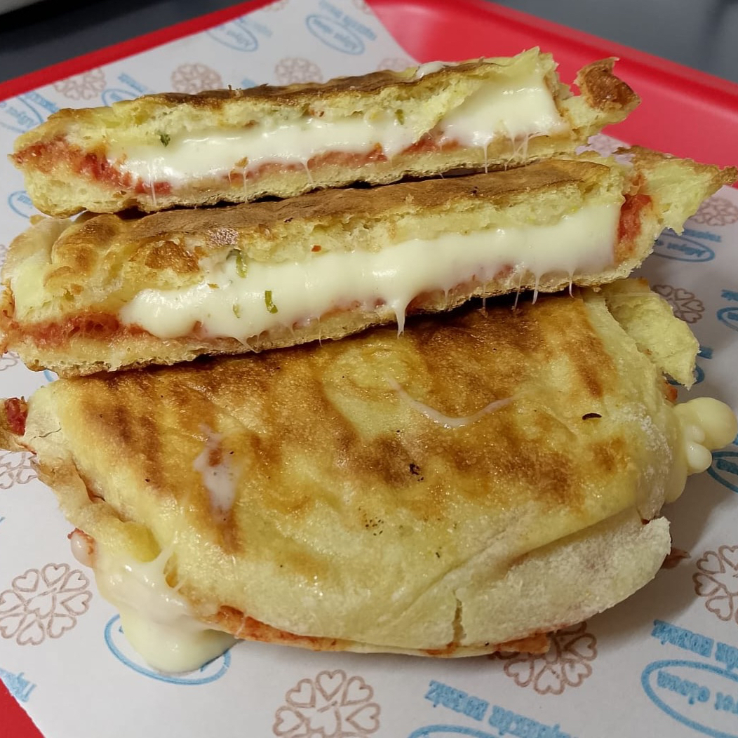 Kaşarlı Bazlama Tost