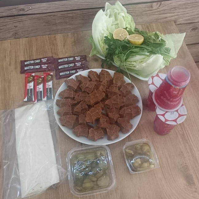 Çiğ Köfte (1 Kg) & 3 Adet Bardak Turşu Suyu Menü 11
