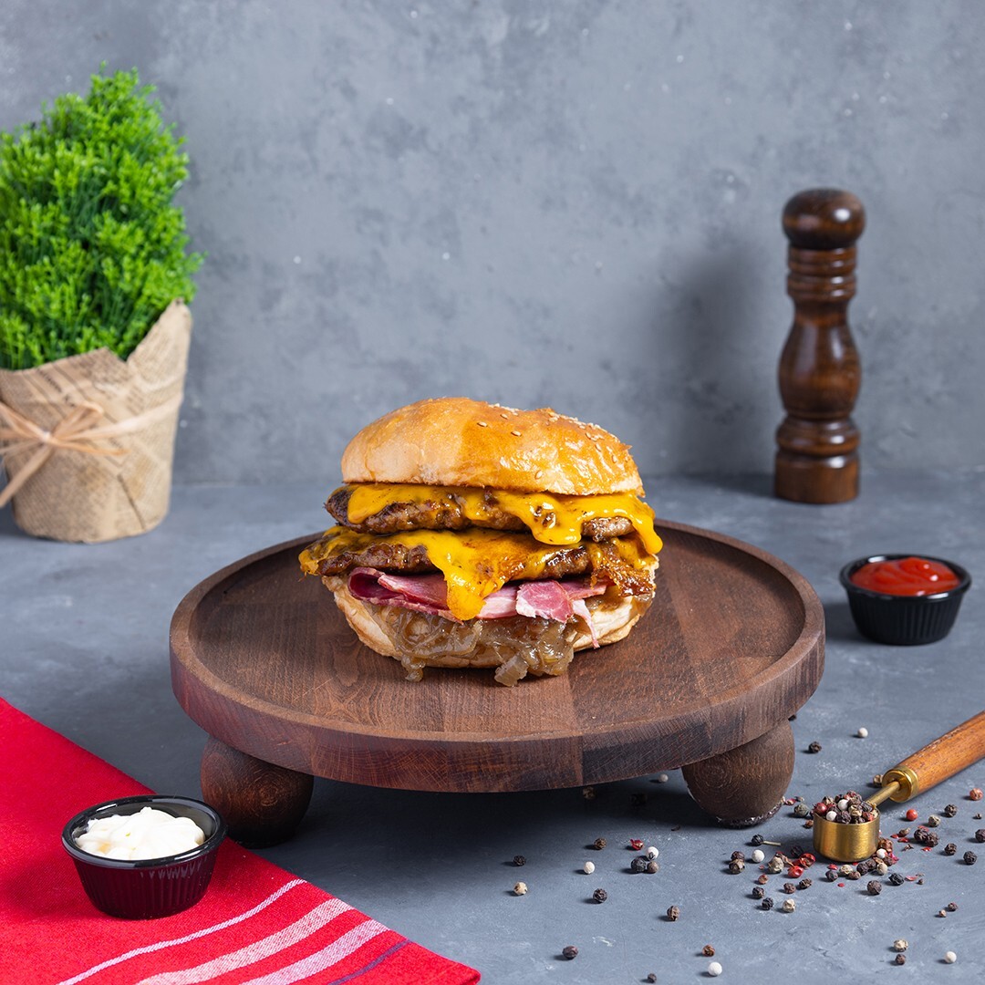 Smoky Boss Burger (Sade)