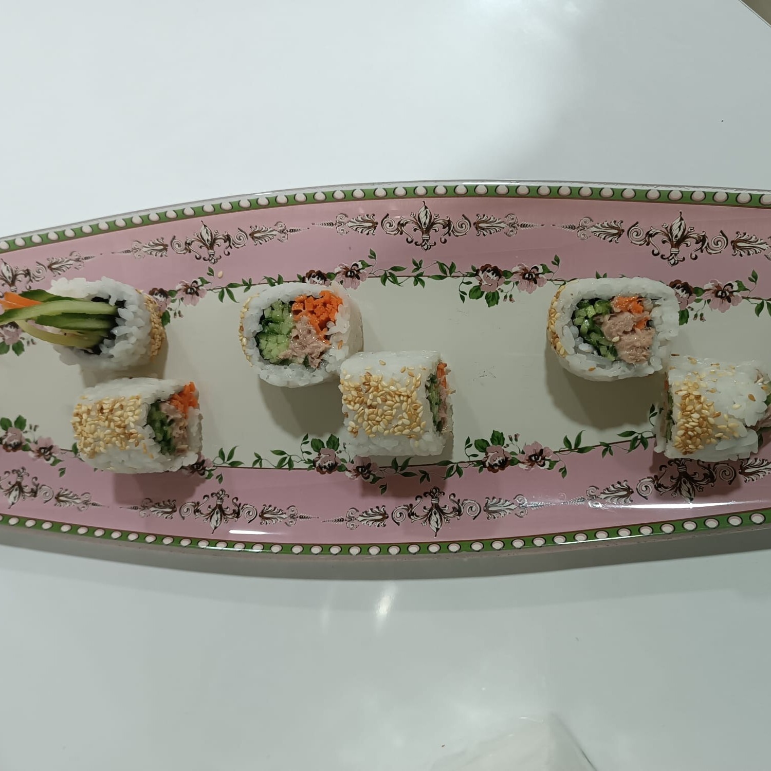 Tuna Roll (6 pcs.)