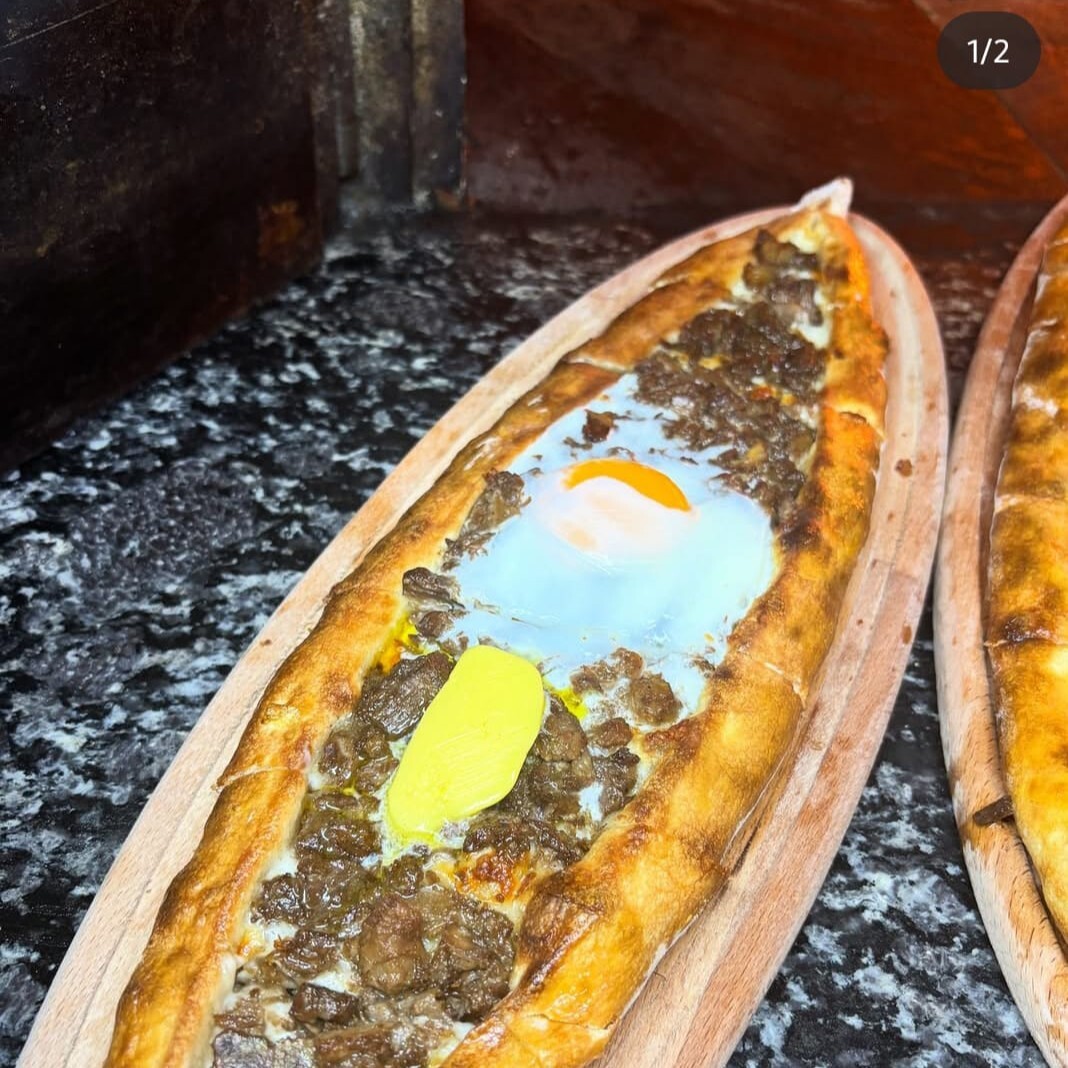 Kıymalı Yumurtalı Pide