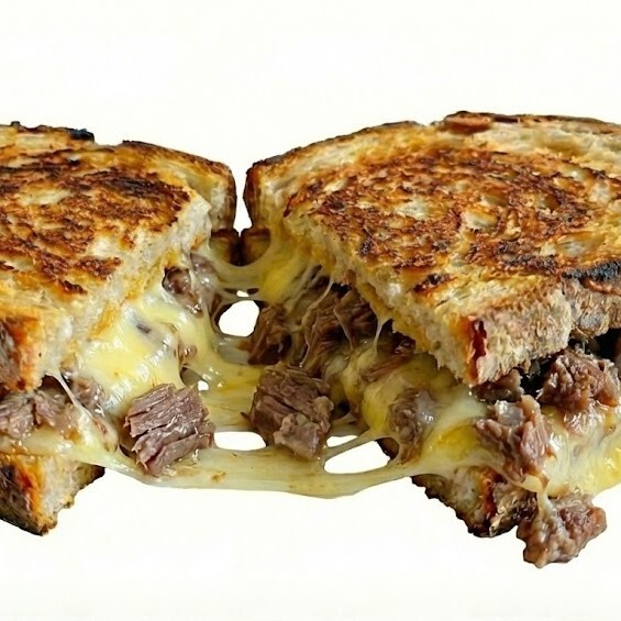 Ekşi Mayalı Ekmeğe Kavurmalı Kaşarlı Tost