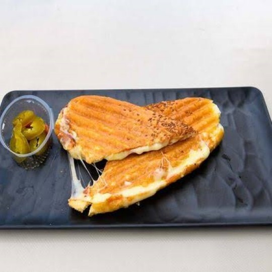 Tam Ekmek Kaşarlı Tost