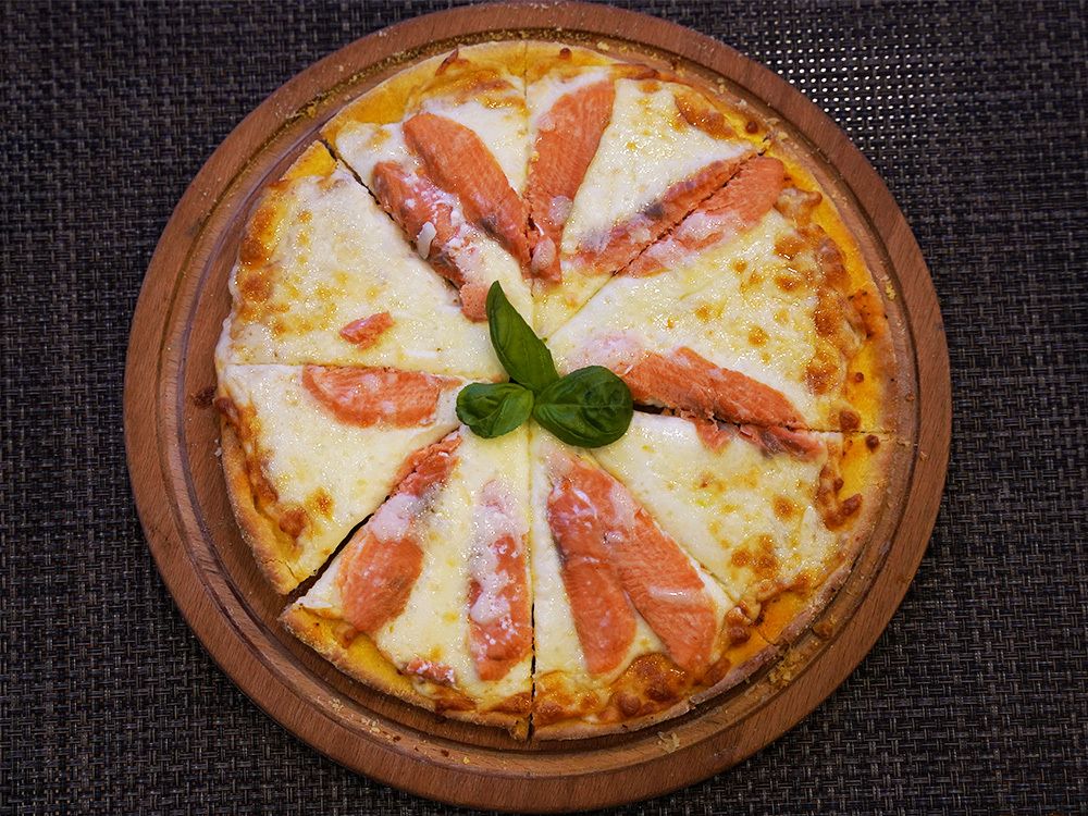 Somon Fümeli Pizza (Orta)