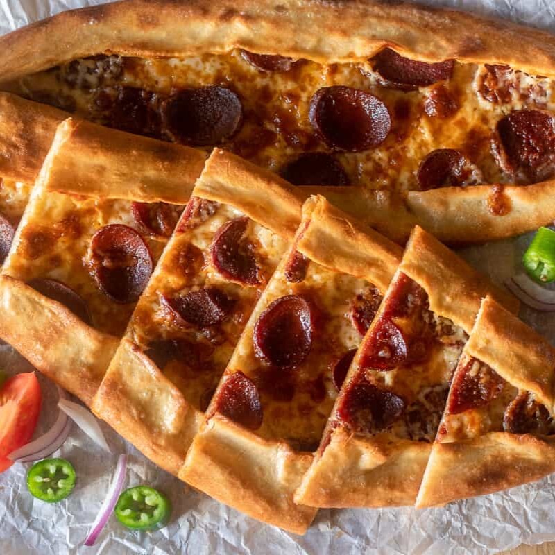 Sucuk Kaşar Yumurta Pide
