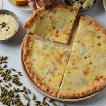 3 Peynirli Pizza Full Labne Peyniri Gerçek Cheddar ve Full Rende Mozzarella Gurme Pizza (Orta Boy)