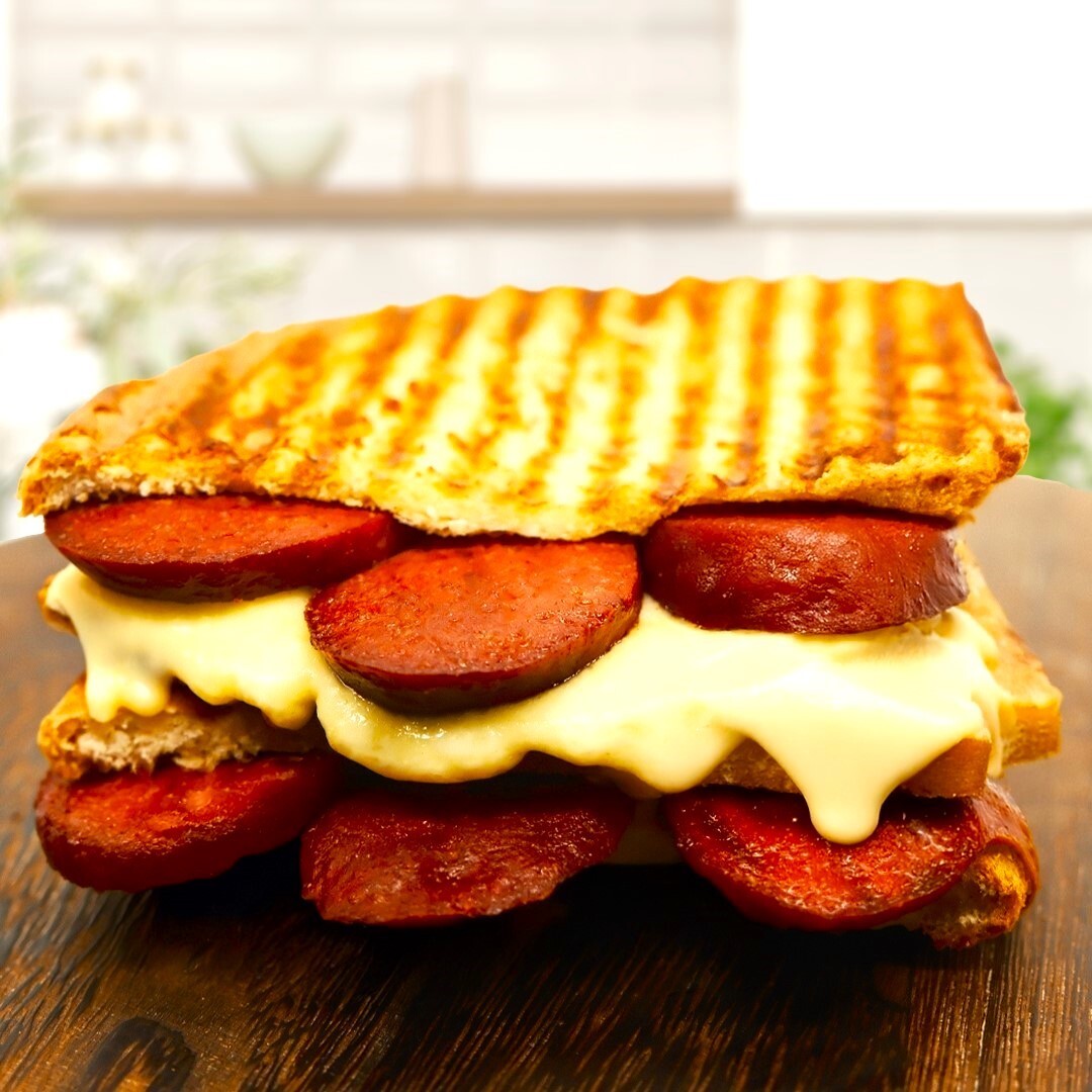 Karışık Tost (Ayvalık Tost Ekmeğine)