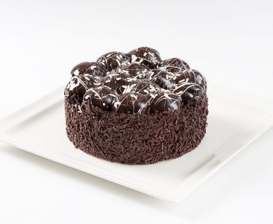 Siyah Profiterollü Pasta (8 Kişilik)