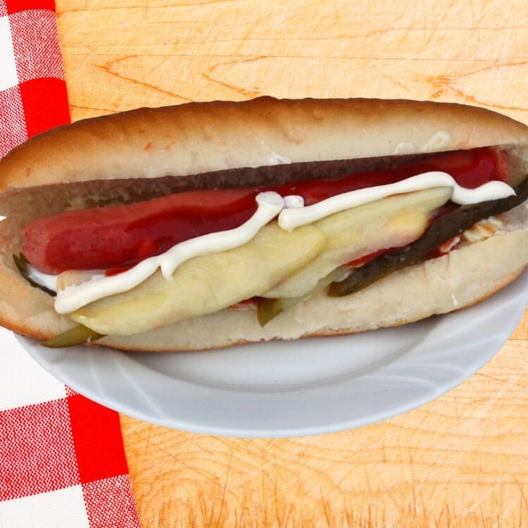 Sosisli Kaşar Peynirli Sandviç
