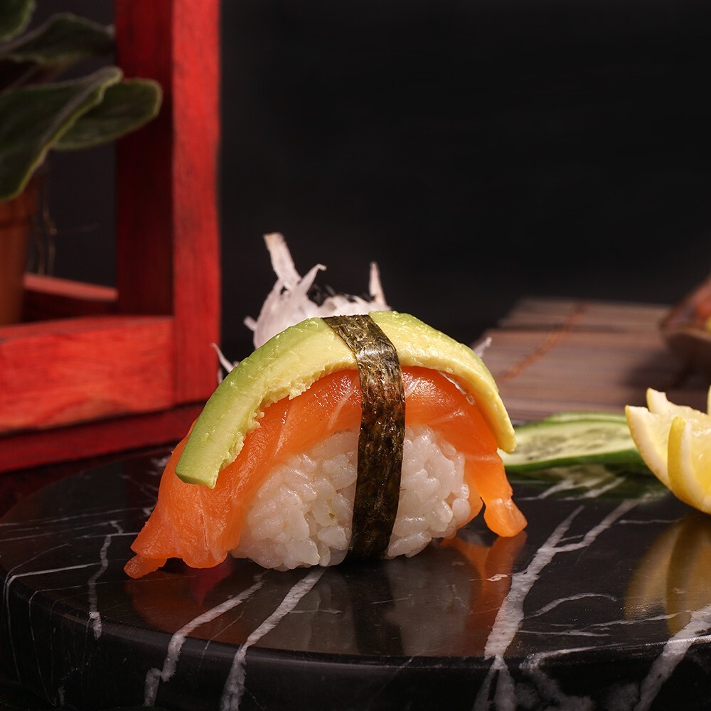 Sake Avokado Nigiri (2 adet)
