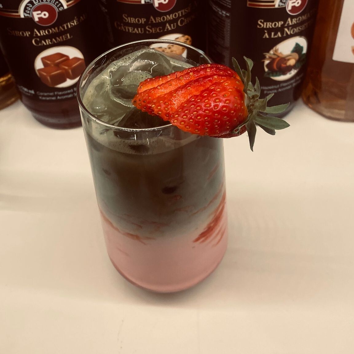Iced Çilek Matcha Latte