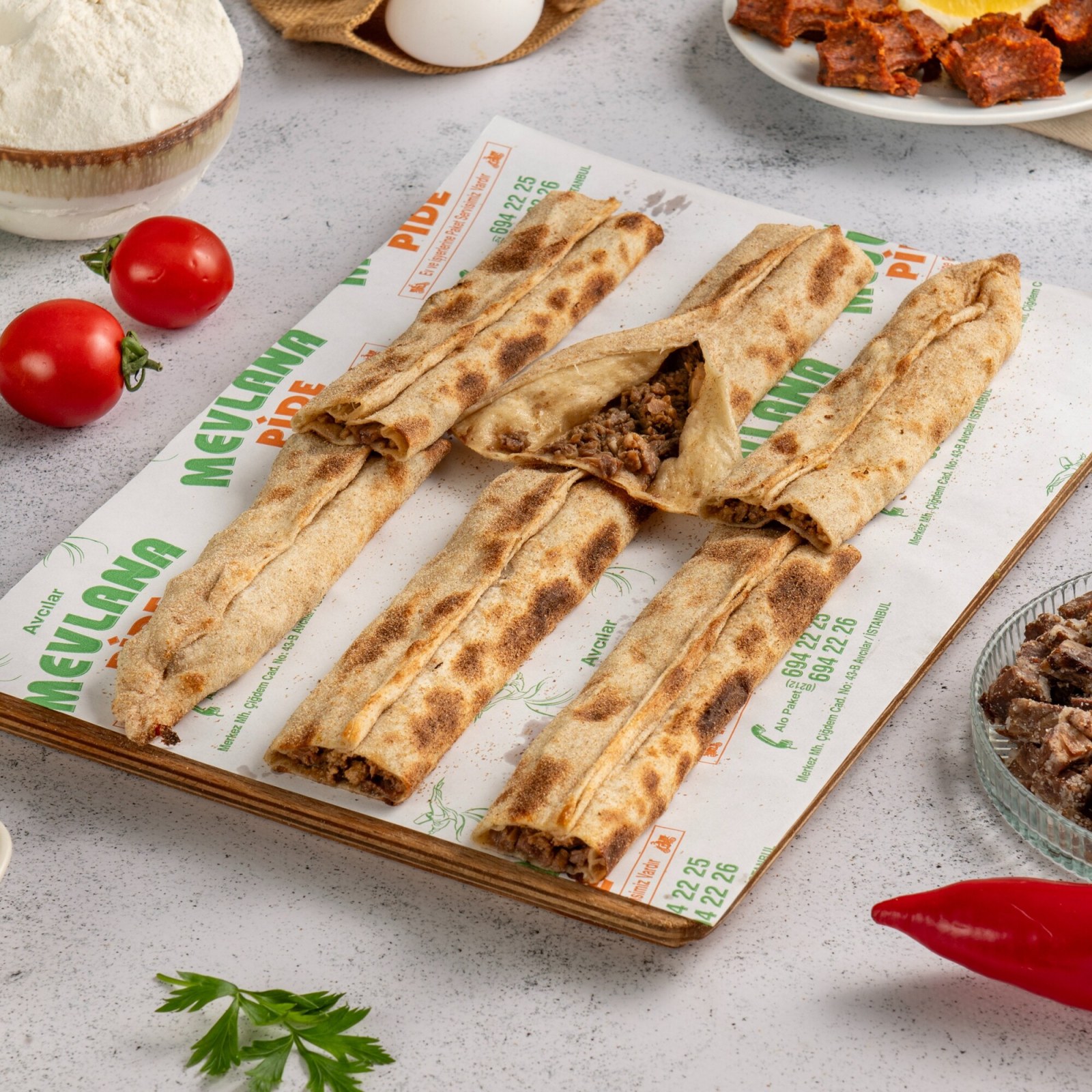 Sade Kavurmalı Pide