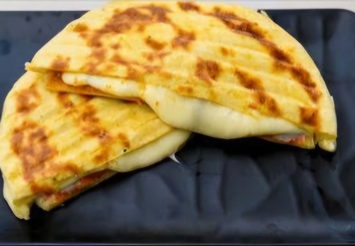 Kaşarlı Bazlama Tost