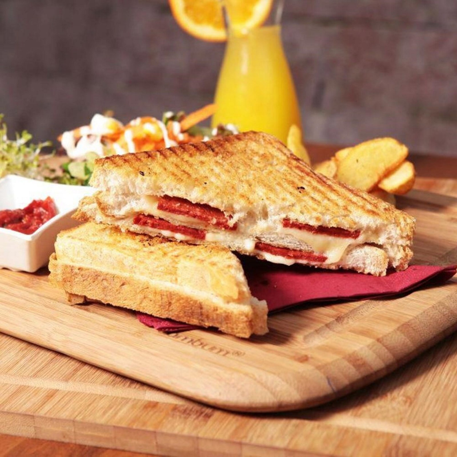 Sucuklu Tost