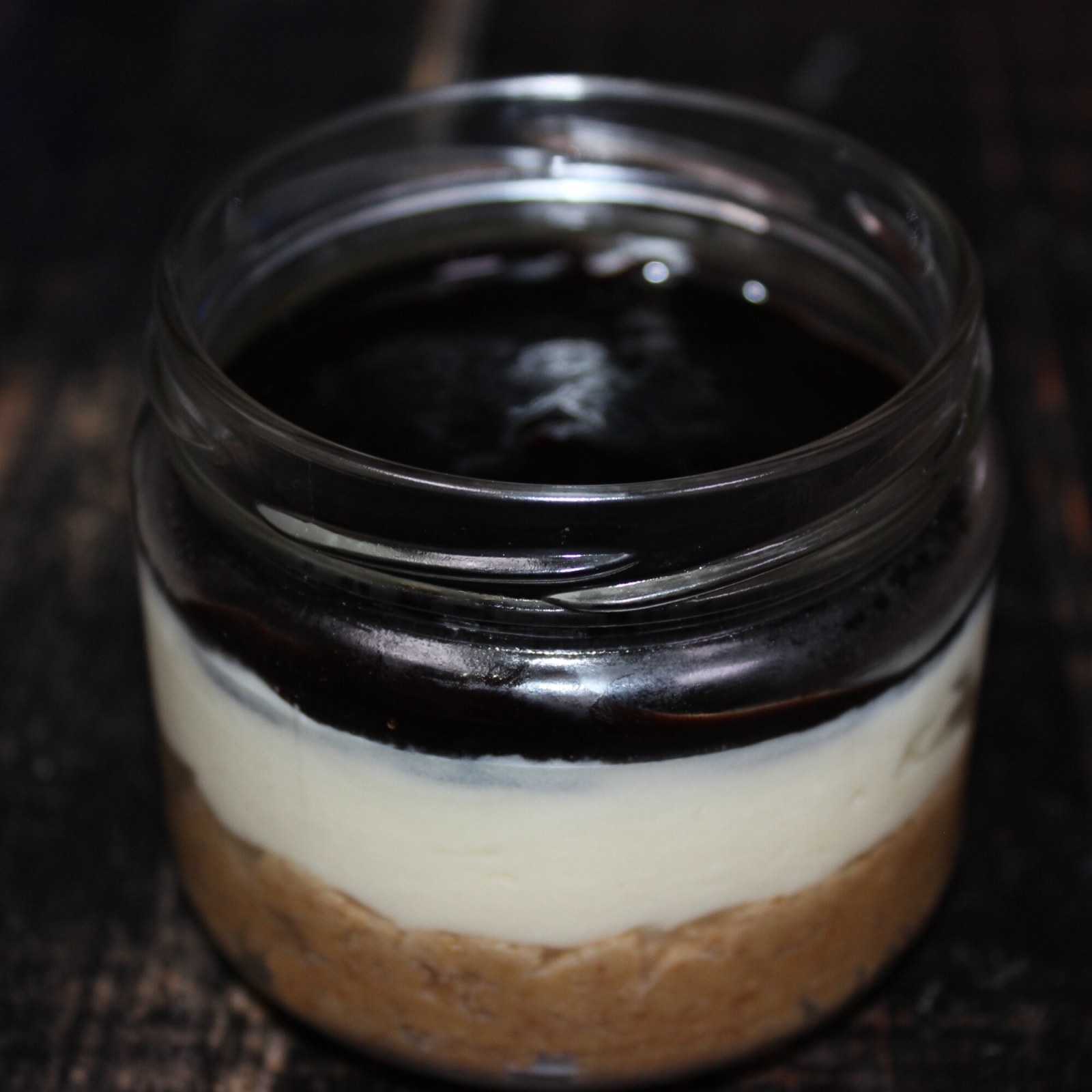 Çikolatalı Soslu Cheesecake
