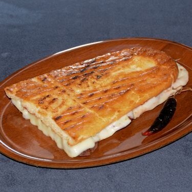 Çift Kaşarlı Tost