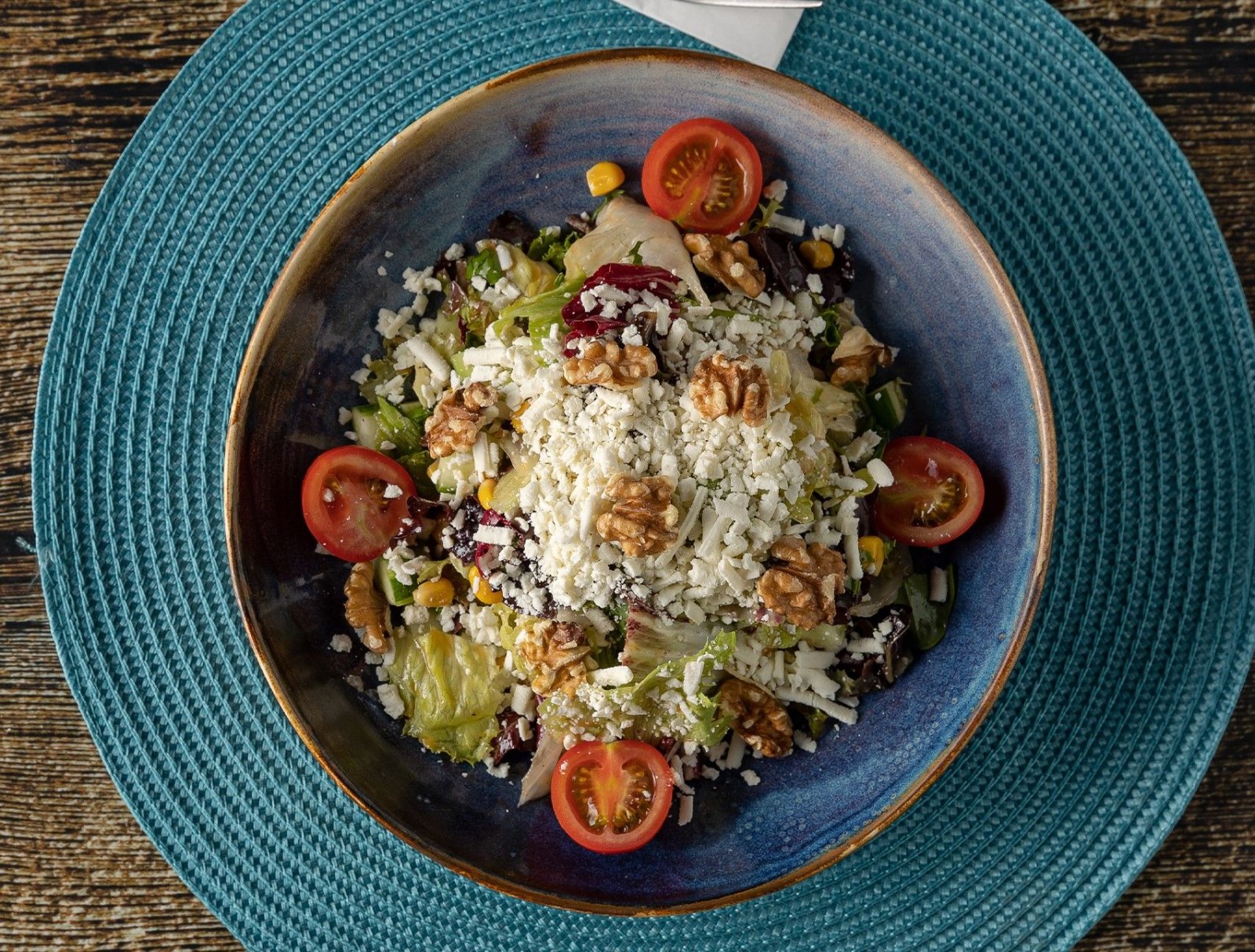 Tulum Peynirli Cevizli Salata