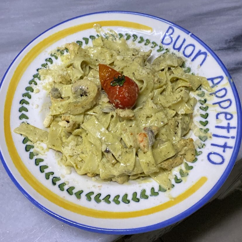 Tavuklu Mantarlı Fettuccine