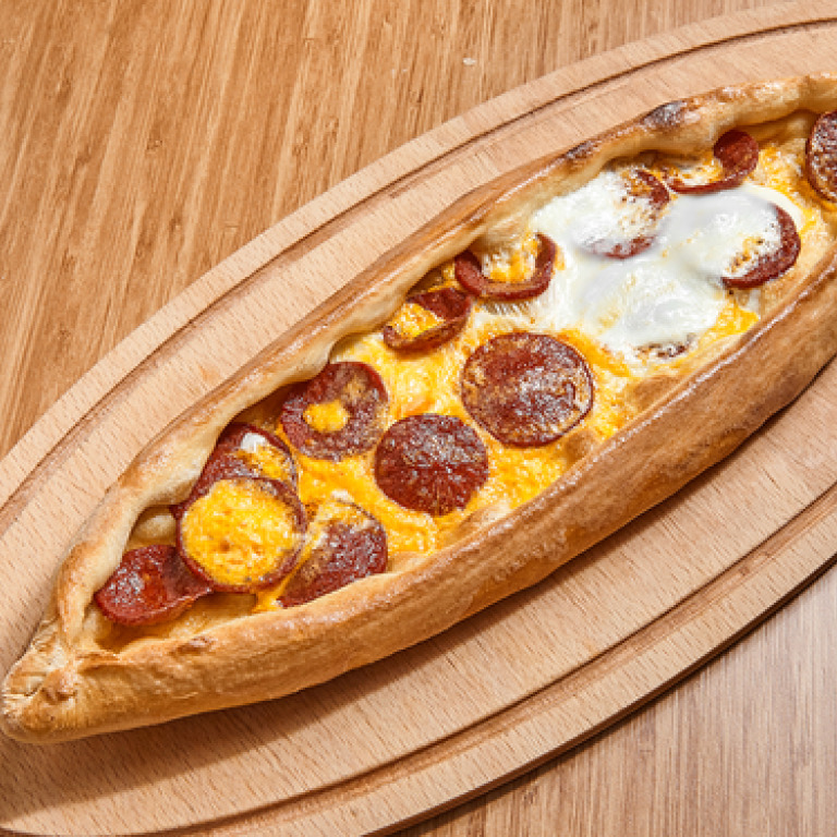 Sucuklu Yumurtalı Pide