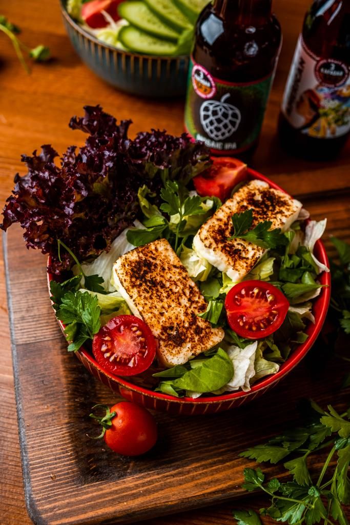 Hellim Peynirli Yeşil Salata