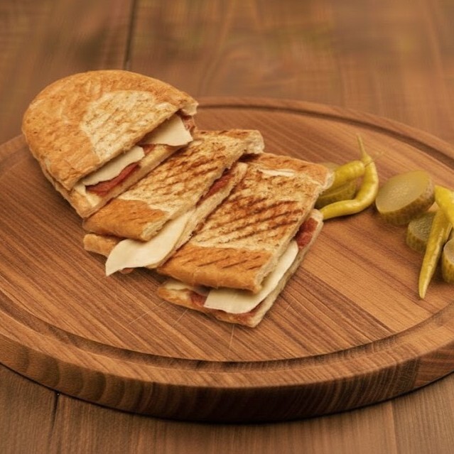 Karışık Tost (Yarım Ekmek)
