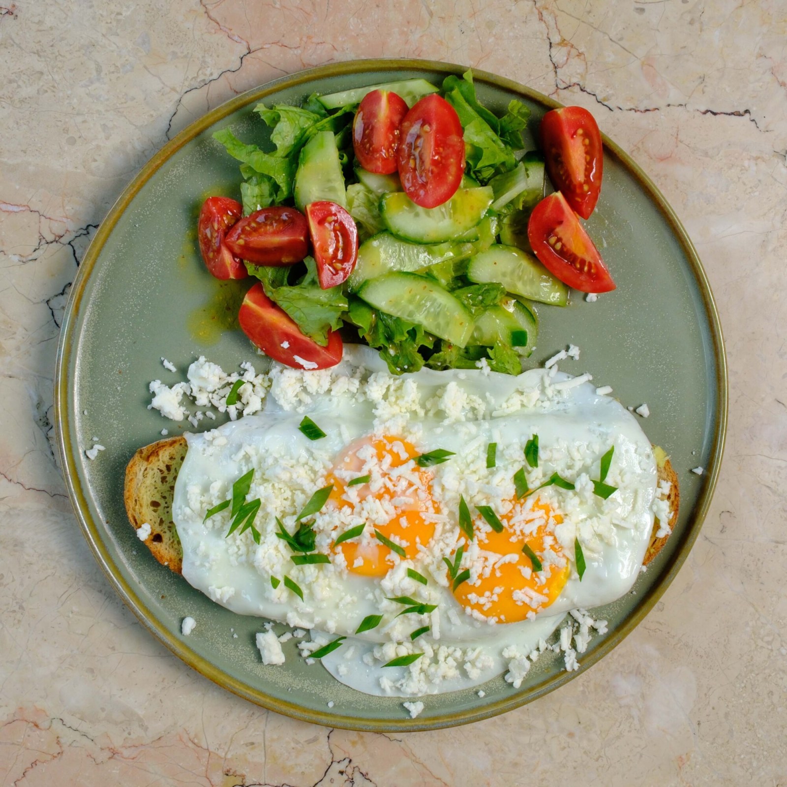 Ekmek Üstü Göz Yumurtalı Kahvaltı