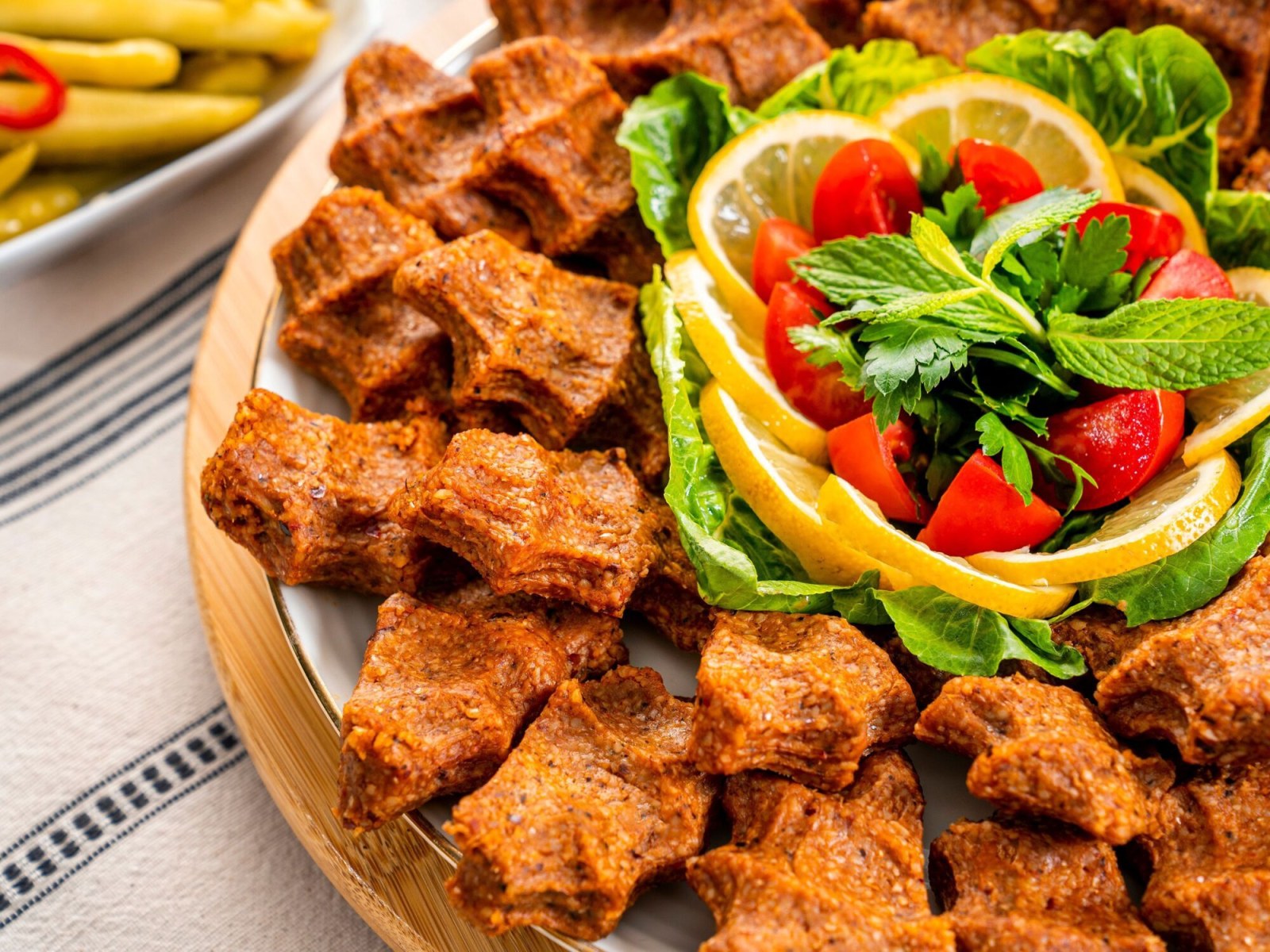 Çiğ Köfte (1 kg.) (Garnitürsüz)