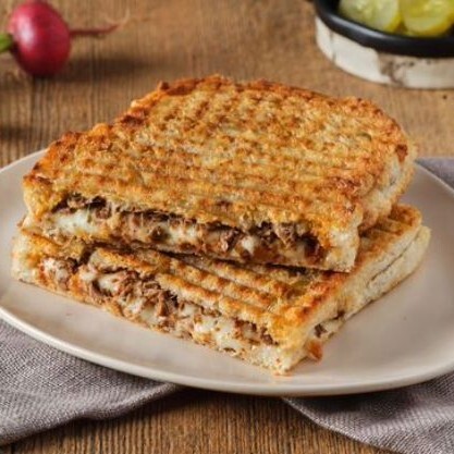 Özel Tost Ekmeğinde Kavurmalı Tost