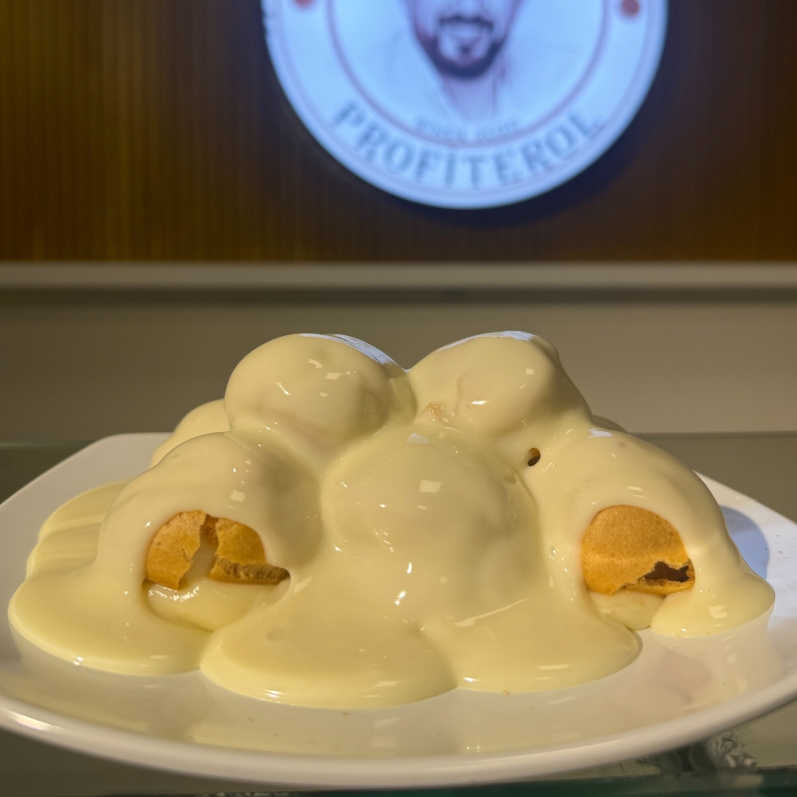 Beyaz Çikolatalı Profiterol (600 Gr.)