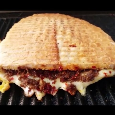 Kavurmalı Tost(Yarım Ekmek)
